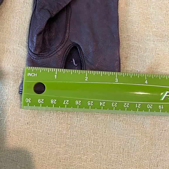 Dark gray vintage Leather Gloves. Size 6.5 - Picture 4 of 7